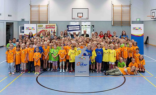 Alle Schülerinnen und Schüler der Grundschule Jembke wurden vom großen Sport-Oskar-Fest motiviert. 