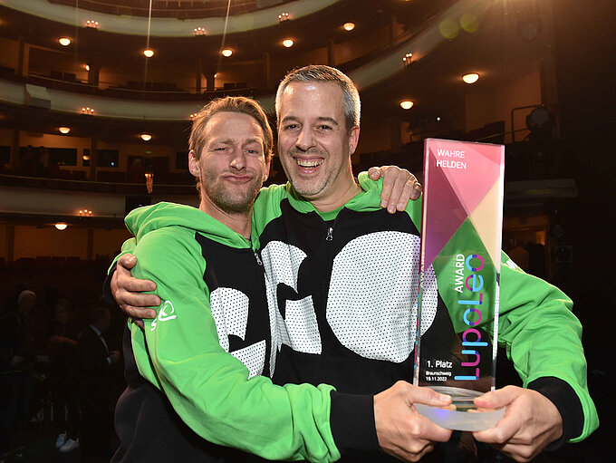 Beim LupoLeo Award 2022 zeichneten die User von FOCUS Online Roger Grolimund aus Wolfratshausen als „Wahrer Held“ aus. Fotoquelle: Brauer Photos/Goran Nitschke 